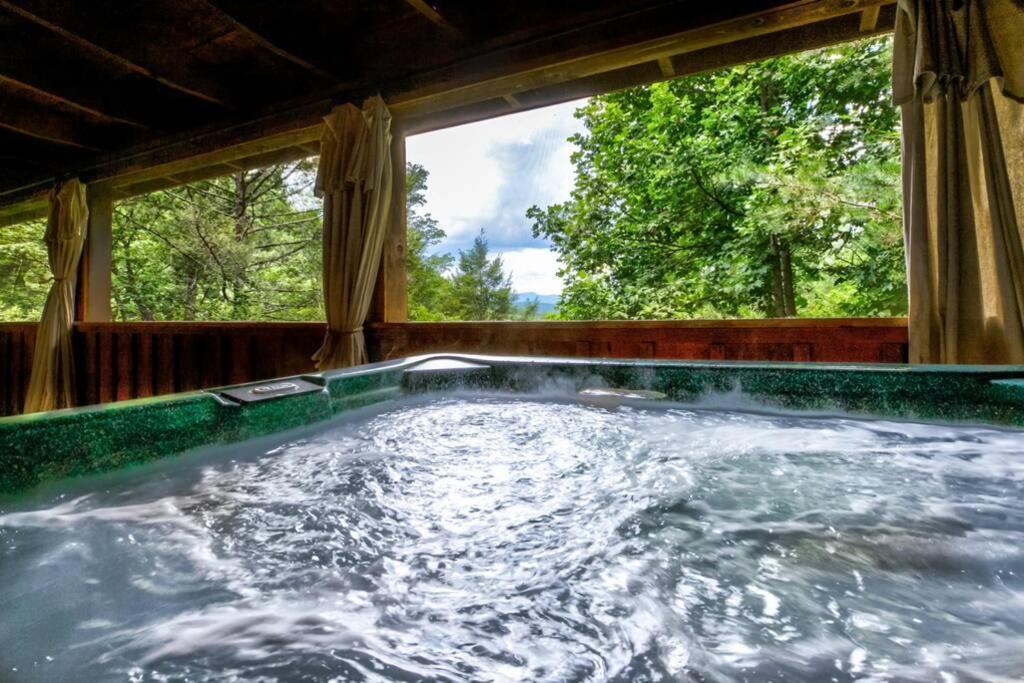 Nice View Fireplace, Hot Tub, Porch Bed, Private Sevierville Ngoại thất bức ảnh