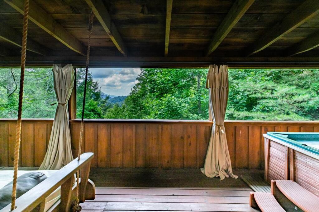 Nice View Fireplace, Hot Tub, Porch Bed, Private Sevierville Ngoại thất bức ảnh