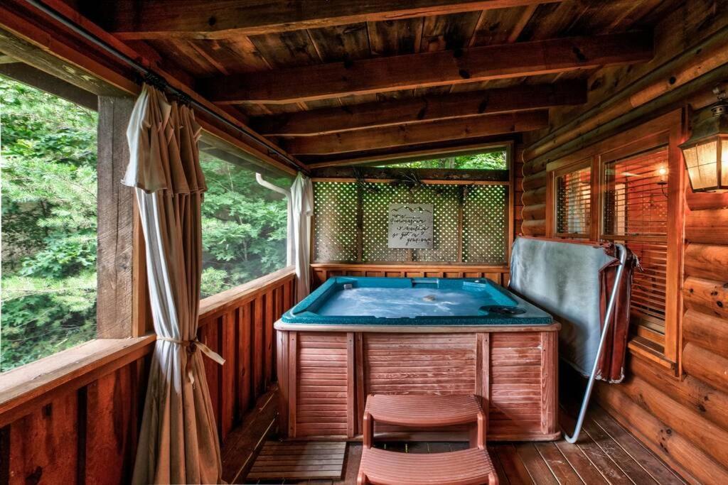 Nice View Fireplace, Hot Tub, Porch Bed, Private Sevierville Ngoại thất bức ảnh