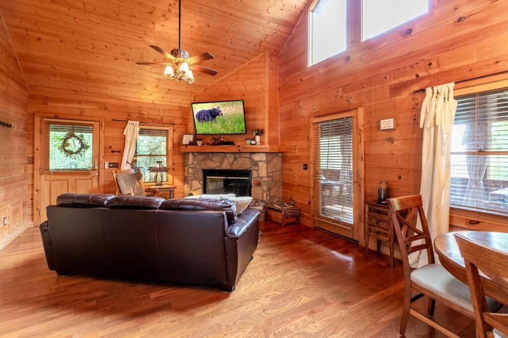 Nice View Fireplace, Hot Tub, Porch Bed, Private Sevierville Ngoại thất bức ảnh