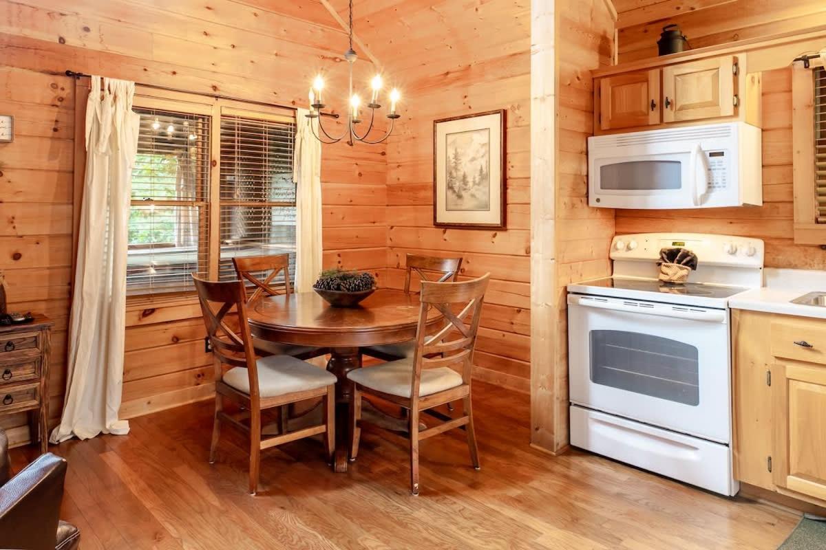 Nice View Fireplace, Hot Tub, Porch Bed, Private Sevierville Ngoại thất bức ảnh