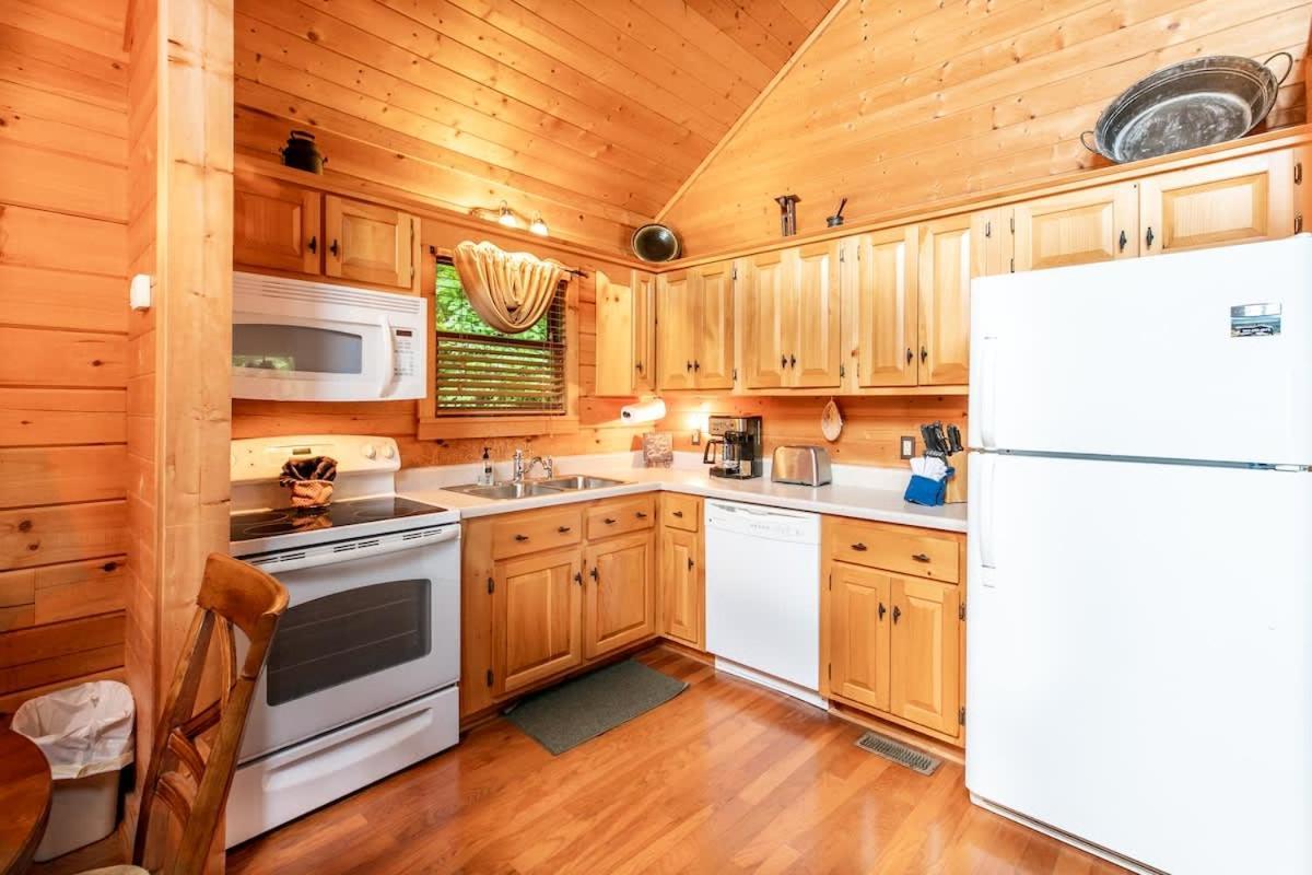 Nice View Fireplace, Hot Tub, Porch Bed, Private Sevierville Ngoại thất bức ảnh